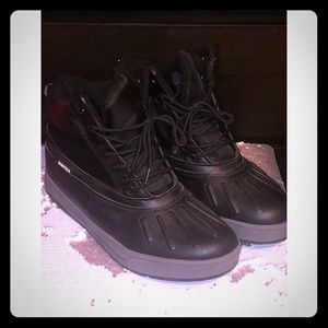 Men’s Nautica Weather resistant boots